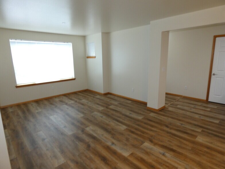 More Photos Of 808 S Chase St, Port Angeles Apartments For Sale