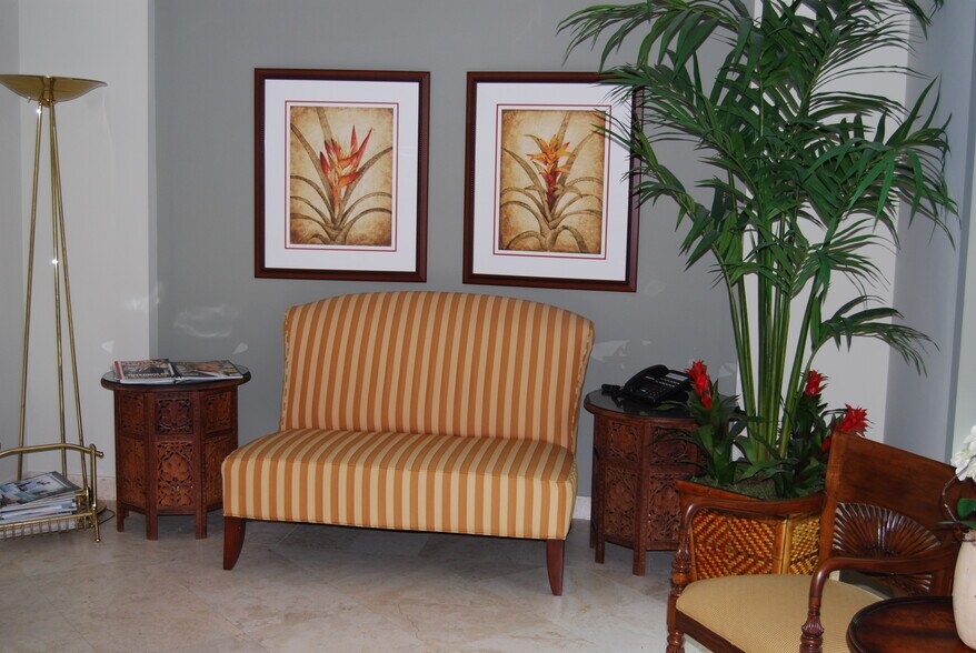 More Photos Of 4070-4090 Laguna St, Coral Gables Medical For Sale