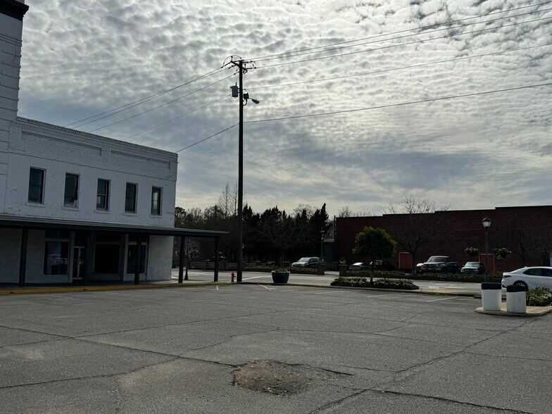 More Photos Of 102 Saint Joseph Ave, Brewton Storefront Retail Residential For Sale