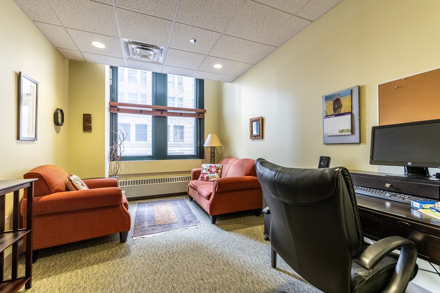 More Photos Of 50 E Washington St, Chicago Office For Sale