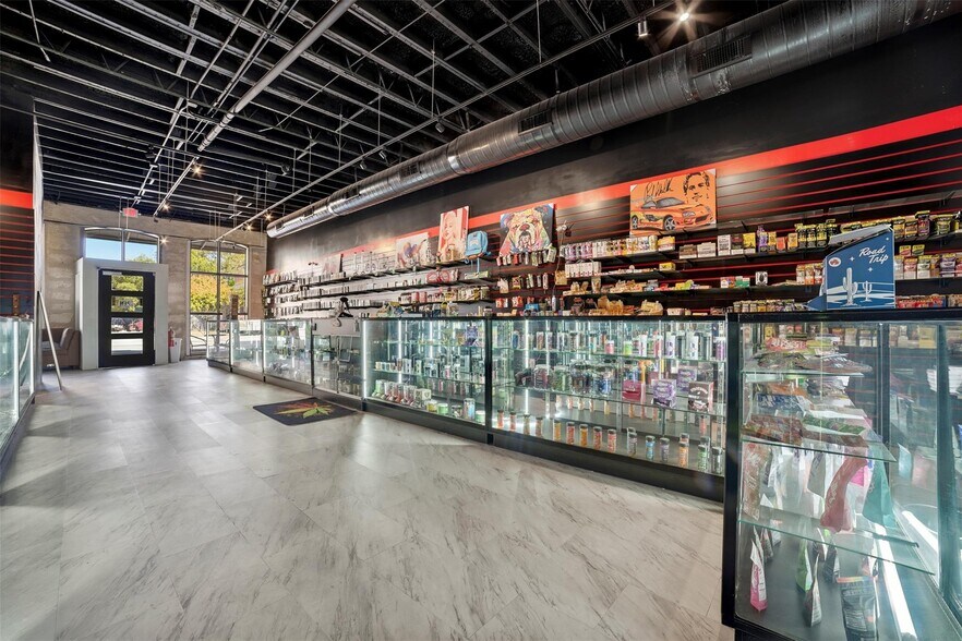 More Photos Of 923 Tx-332-loop, Liberty Hill Storefront Retail Residential For Sale