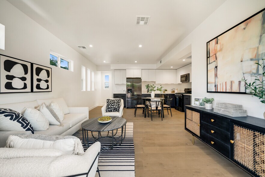 More Photos Of 6082 W 18th St, Los Angeles Apartments For Sale