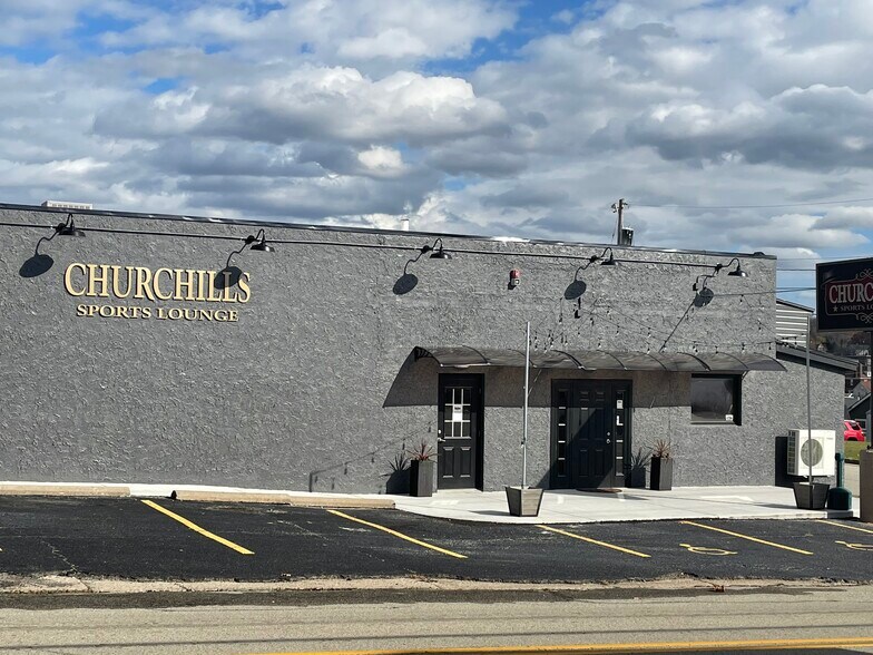 More Photos Of 201 Baughman Ave, Jeannette Restaurant For Sale