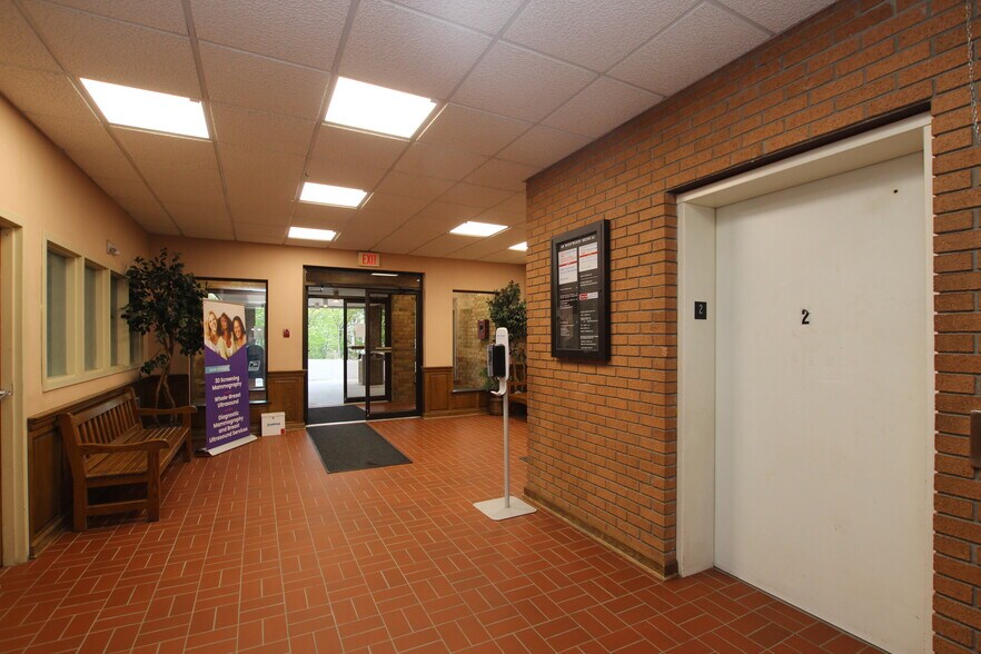 More Photos Of 60 Westwood Ave, Waterbury Medical For Sale