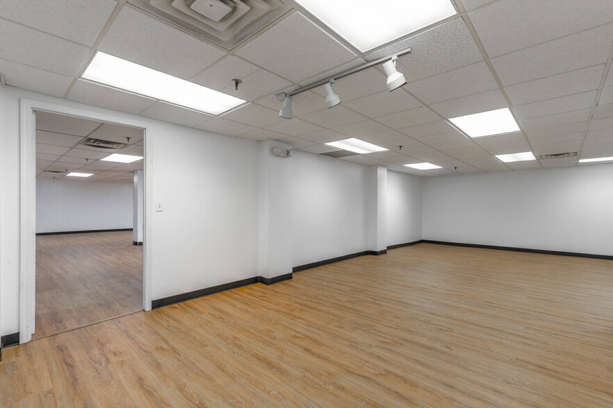 More Photos Of 1318 Underwood St, Dalton Warehouse For Sale
