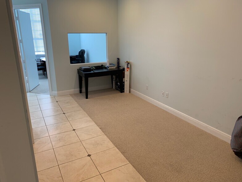 More Photos Of 1935 Commerce Ln, Jupiter Office For Lease