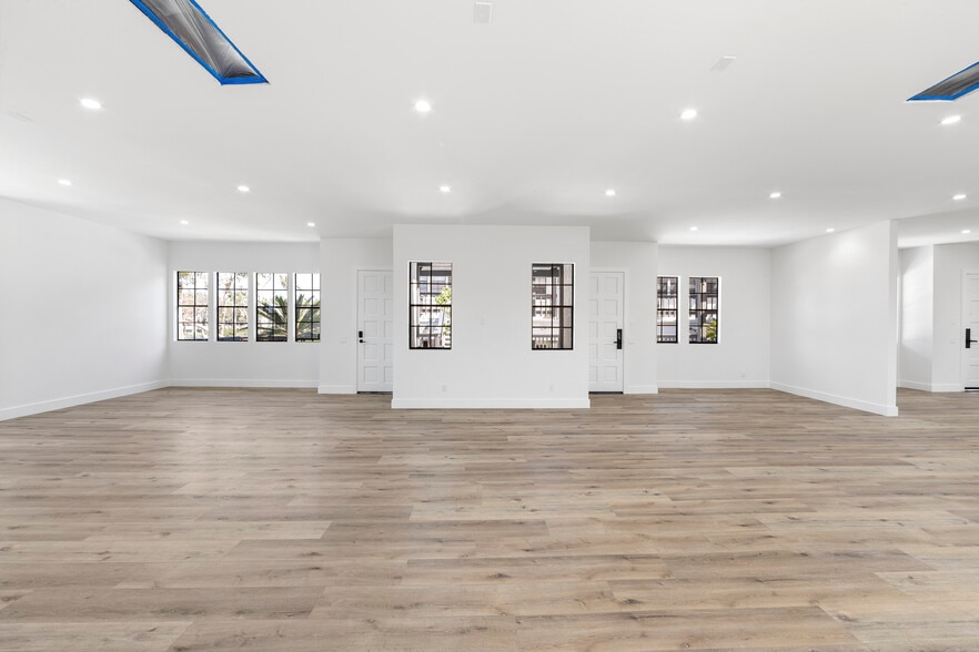 More Photos Of 471 N Old Newport Blvd, Newport Beach Medical For Lease