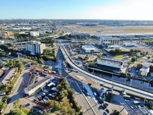 More Photos Of 831 E Okeechobee Rd, Hialeah Storefront Retail Office For Sale