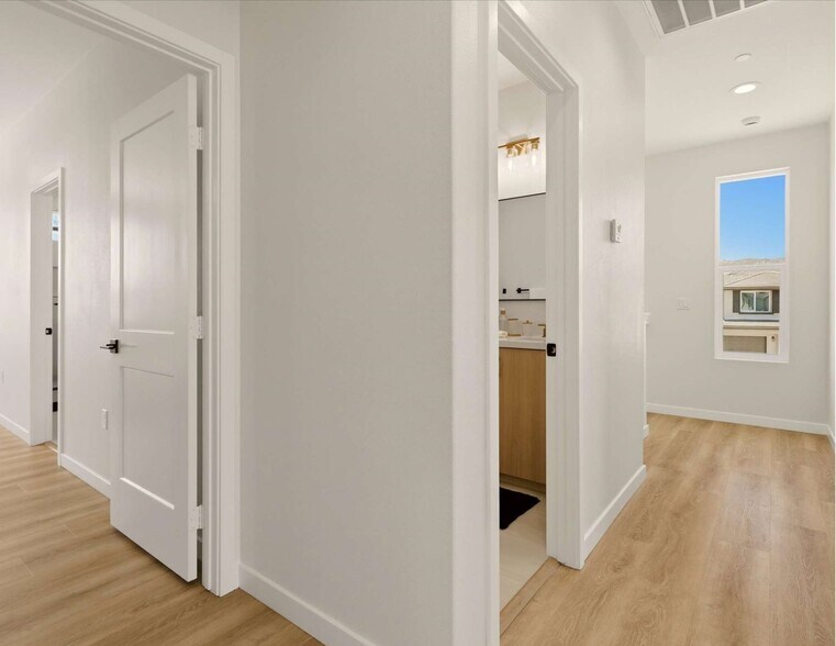 More Photos Of 5852 Norwood Ave, Riverside Multifamily For Sale
