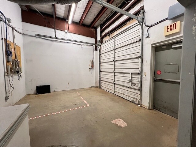 More Photos Of 6101 43rd St, Lubbock Storefront For Lease