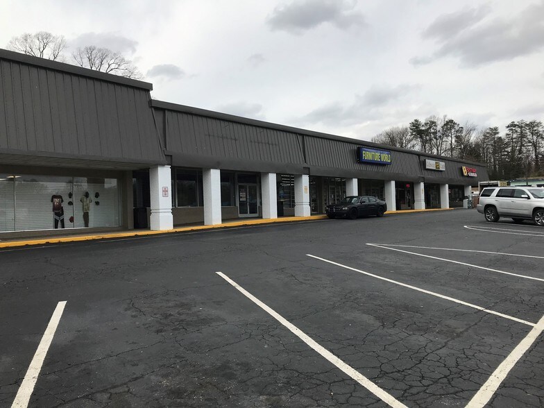 More Photos Of 1902-1922 Coliseum Blvd, Greensboro Unknown For Lease
