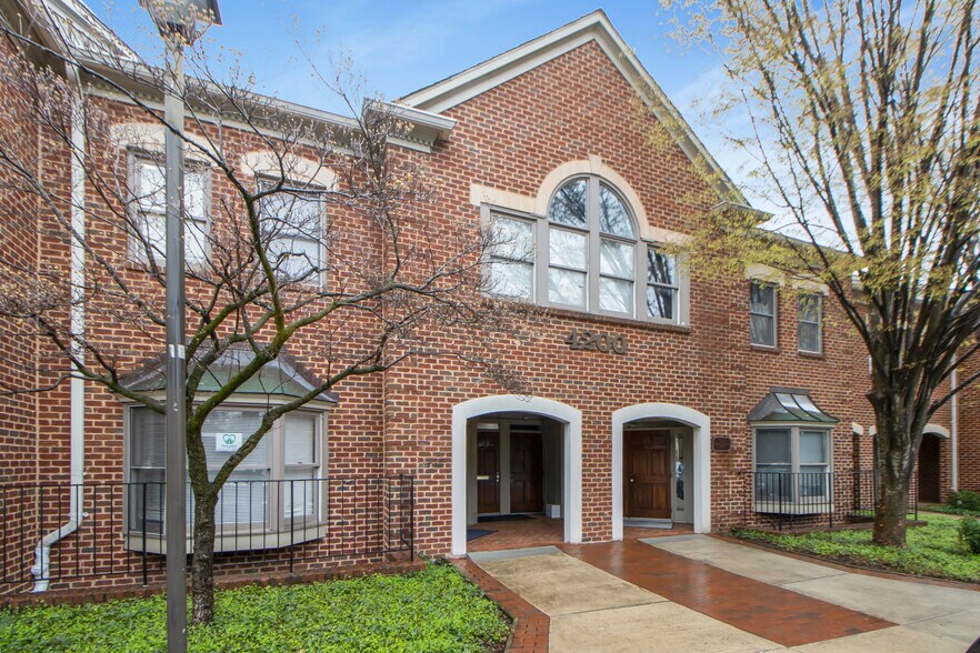 More Photos Of 4200 Evergreen Ln, Annandale Medical For Sale