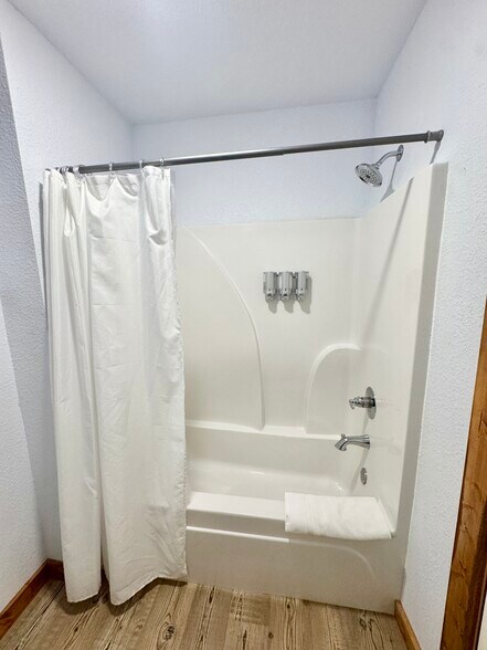 More Photos Of 500 SE Lincoln Rd, Idabel Hotel For Sale