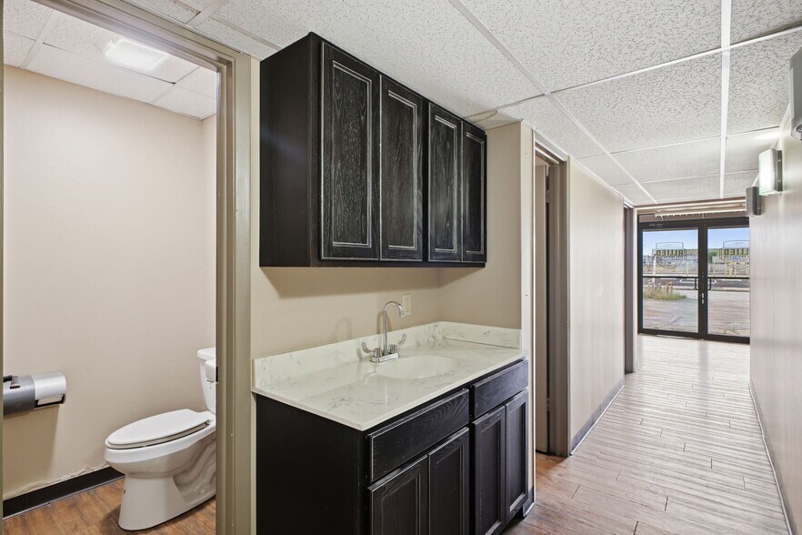 More Photos Of 2110 Mannix Dr, San Antonio Light Distribution For Lease
