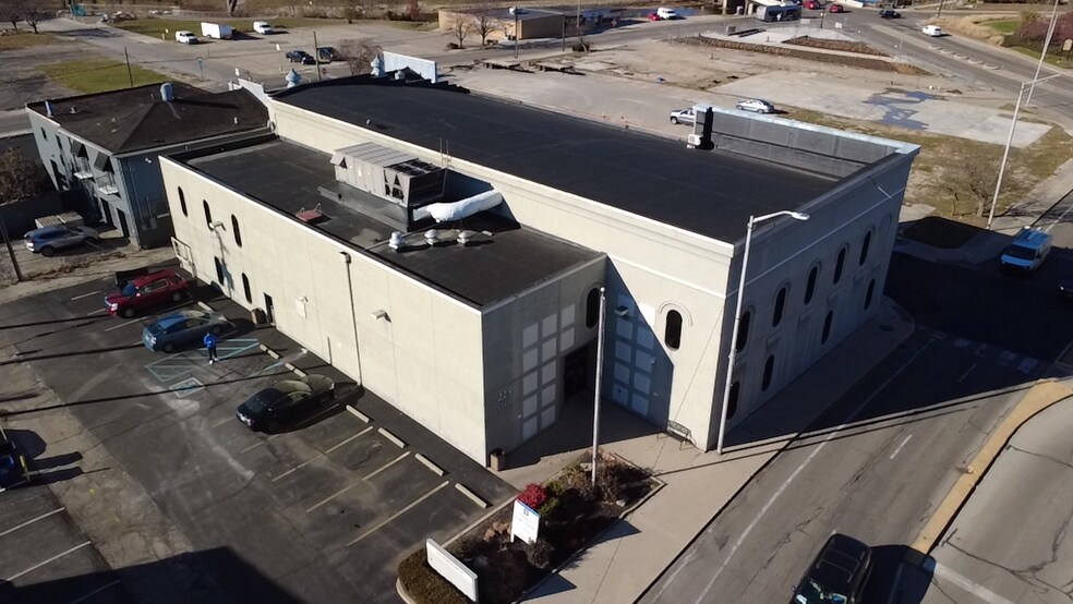 More Photos Of 225 N High St, Muncie Office For Sale