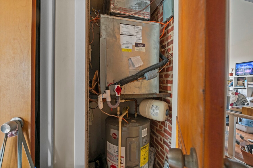 More Photos Of 3344 E Baltimore St, Baltimore Storefront Retail Residential For Sale