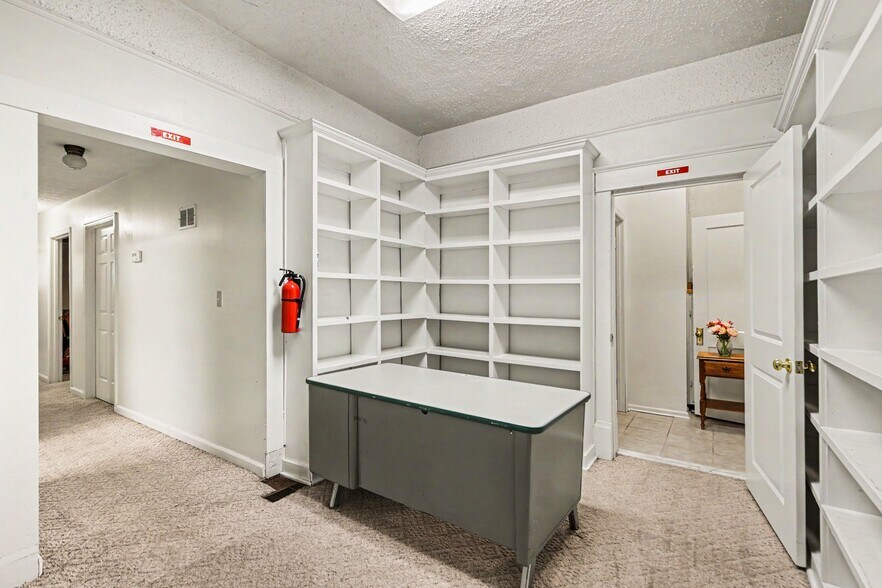 More Photos Of 8493 Campbellton St, Douglasville Office For Sale