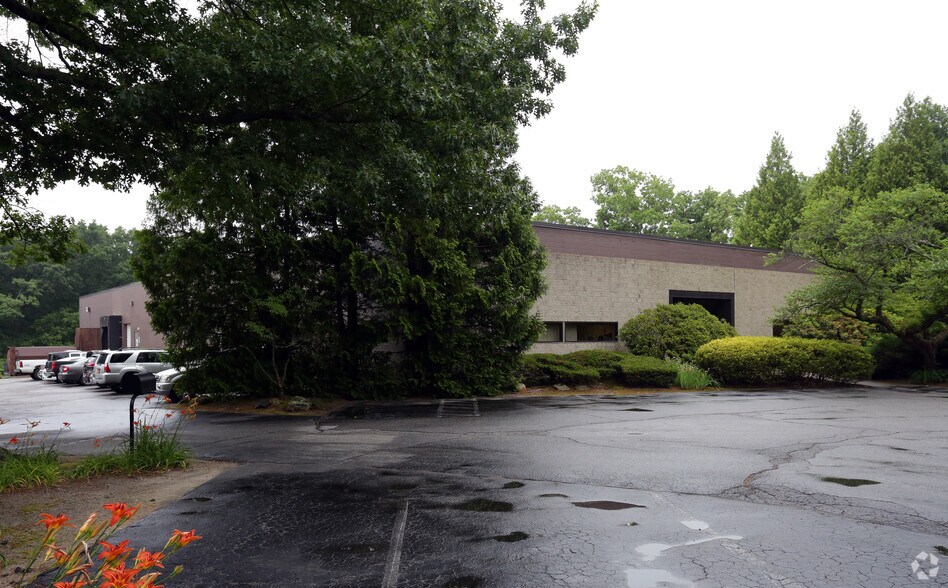More Photos Of 1538 S County Trl, East Greenwich Manufacturing For Lease