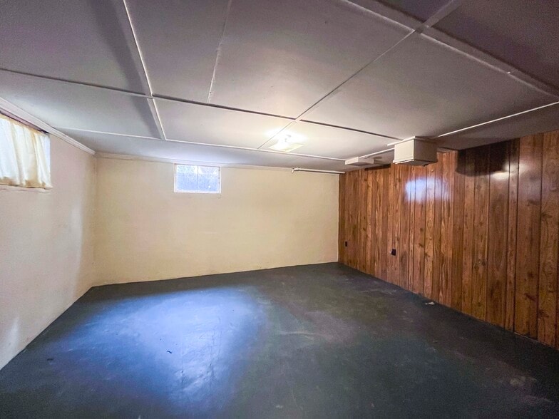 More Photos Of 1001 E Lynchburg Salem Tpke, Bedford Office For Sale