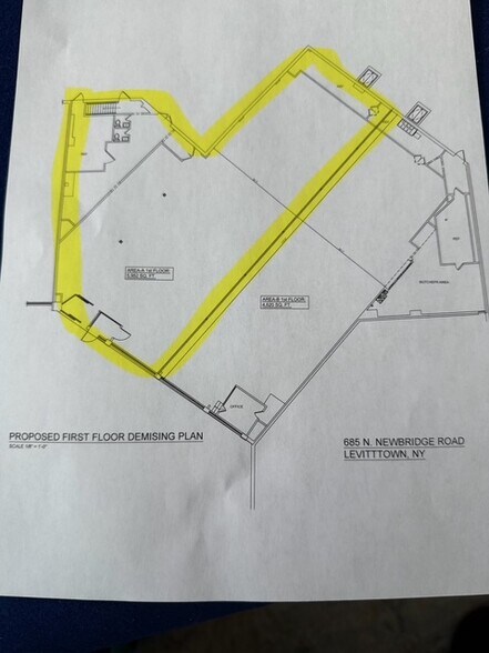 More Photos Of 685 N Newbridge Rd, Levittown General Retail For Lease