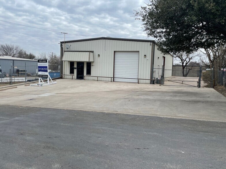Primary Photo Of 3013-3017 Ramona Dr, Fort Worth Warehouse For Lease