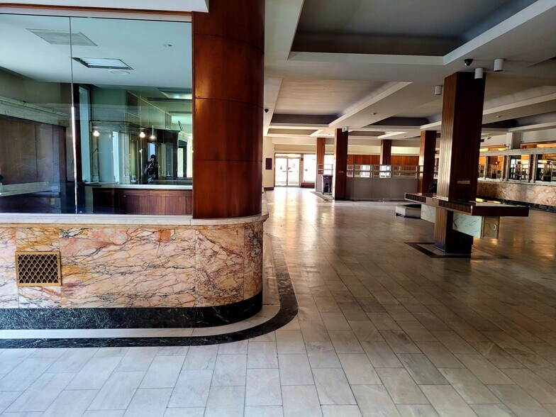 More Photos Of 1110 W 35th St, Chicago Office For Sale