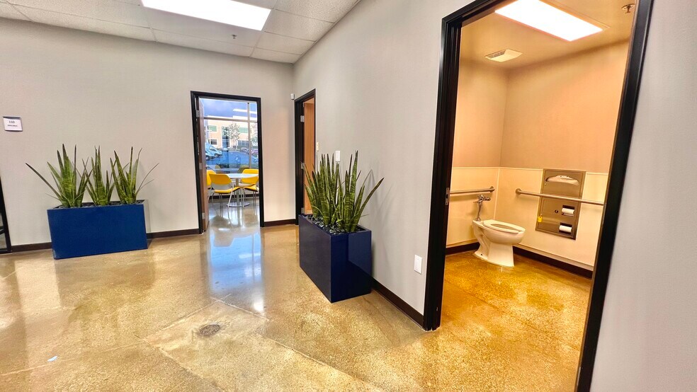 More Photos Of 26240 Enterprise Ct, Lake Forest Office For Lease