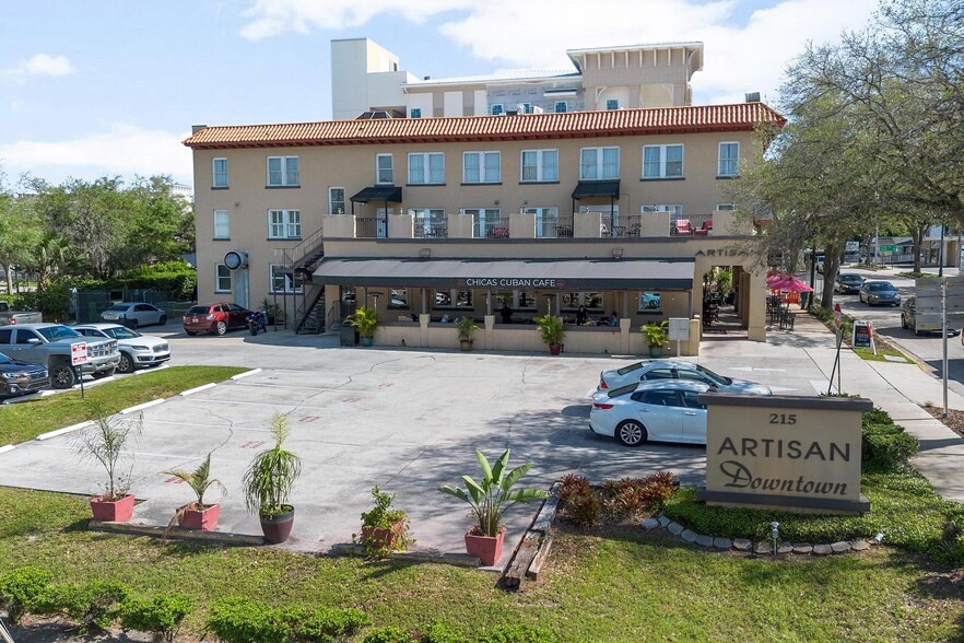 More Photos Of 215 S Woodland Blvd, Deland Hotel For Sale