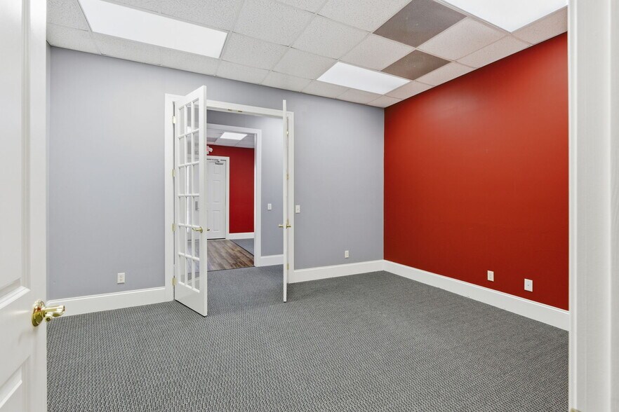 More Photos Of 4101 Main St, Hilton Head Island Office For Sale