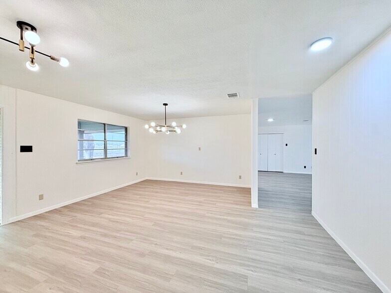 More Photos Of 10025 Farm to Market 1660, Hutto Warehouse For Lease