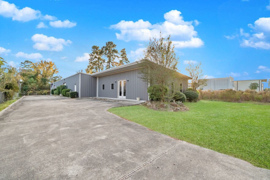 Primary Photo Of 32219 Tamina Rd, Magnolia Distribution For Lease