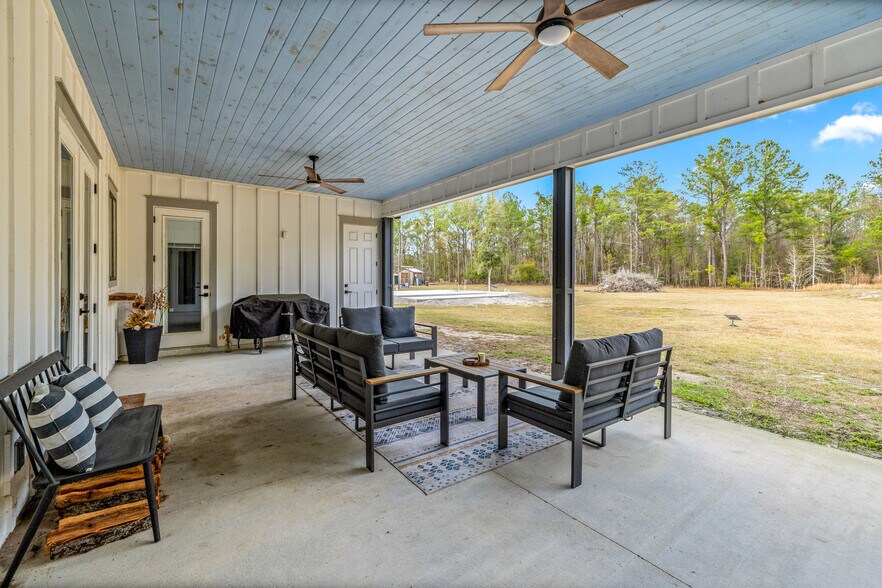 More Photos Of 6012 Long Branch Rd, Jacksonville Horse Stables For Sale