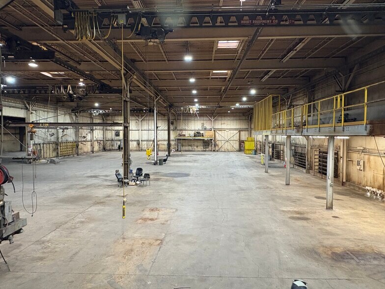 More Photos Of 46 PA-519, Eighty Four Warehouse For Lease