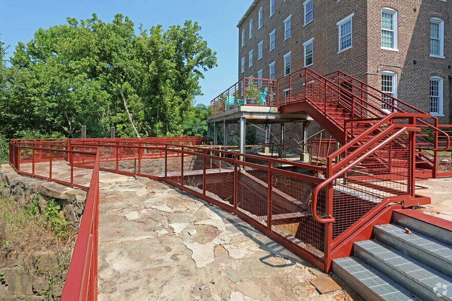 More Photos Of 116 E Main St, Haw River Apartments For Lease