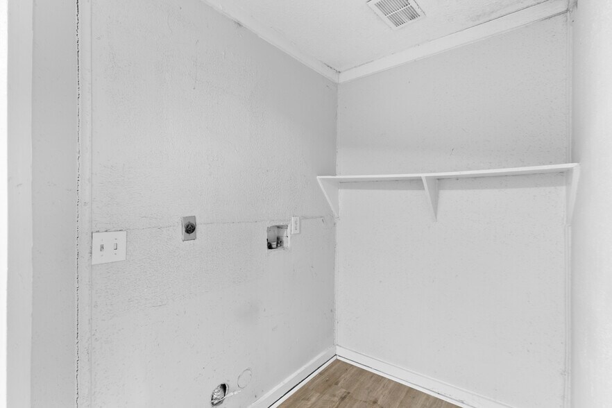 More Photos Of 31 Jackson Rd, Huntsville Apartments For Sale