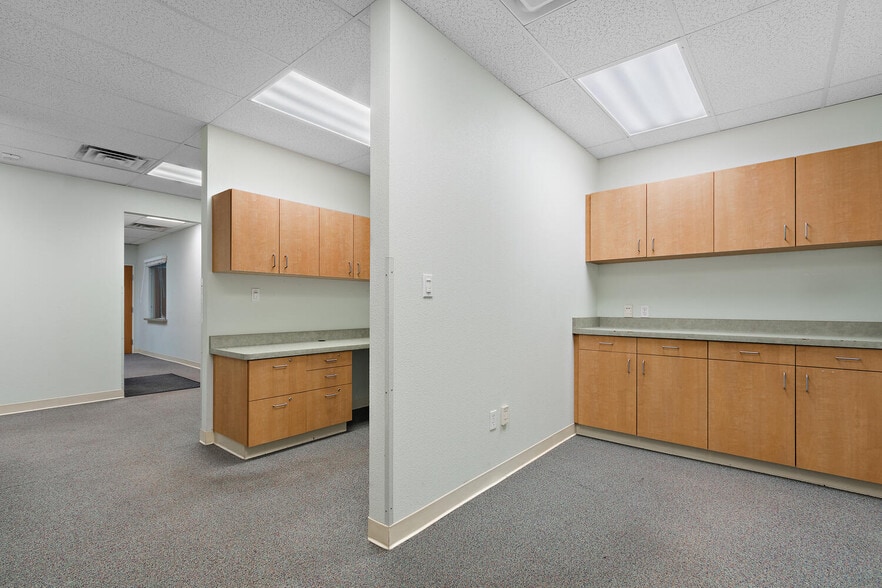 More Photos Of 1801 Hanover Dr, Davis Office Residential For Lease