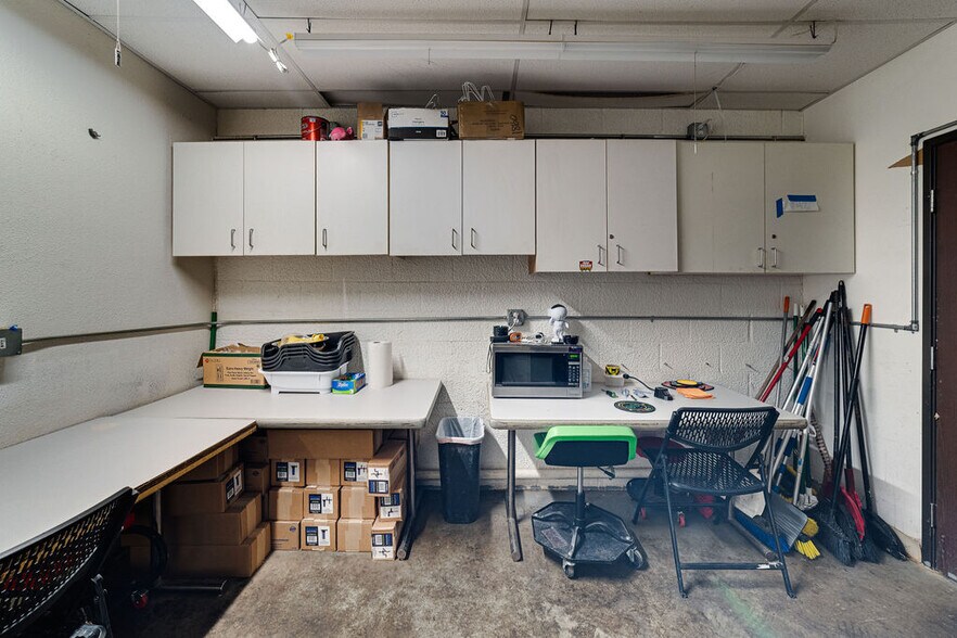 More Photos Of 14748 Keswick St, Van Nuys Warehouse For Sale