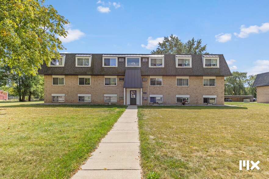 More Photos Of 757 W Shepherd St, Charlotte Apartments For Sale