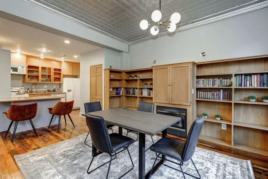 More Photos Of 1001 S Carolina Ave SE, Washington Storefront Retail Office For Sale