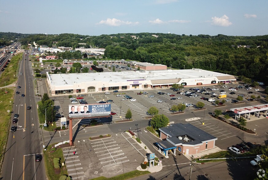 More Photos Of 410 Reidville Dr, Waterbury Freestanding For Lease