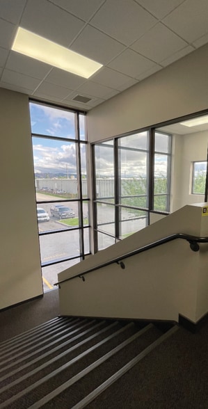 More Photos Of 5400 E Broadway Ave, Spokane Flex For Lease