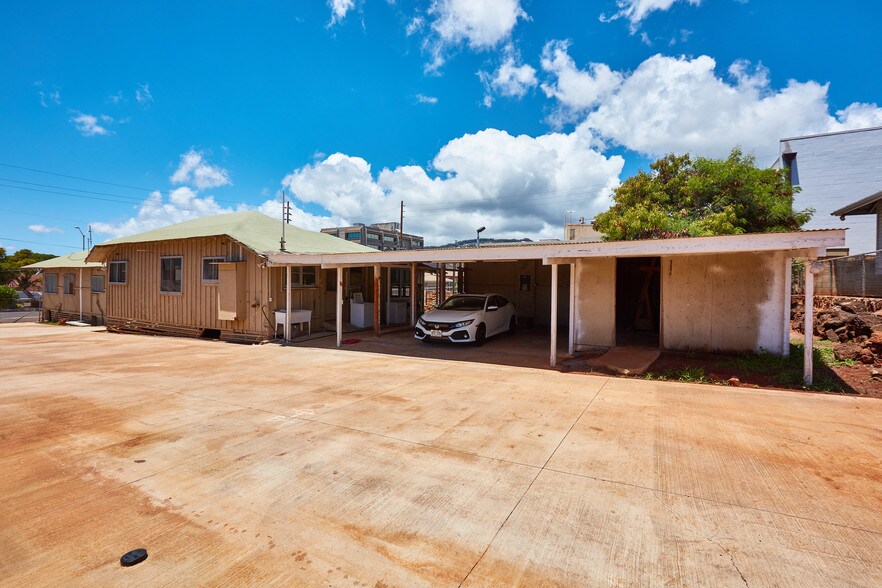 More Photos Of 1039 11th Ave, Honolulu General Retail For Sale