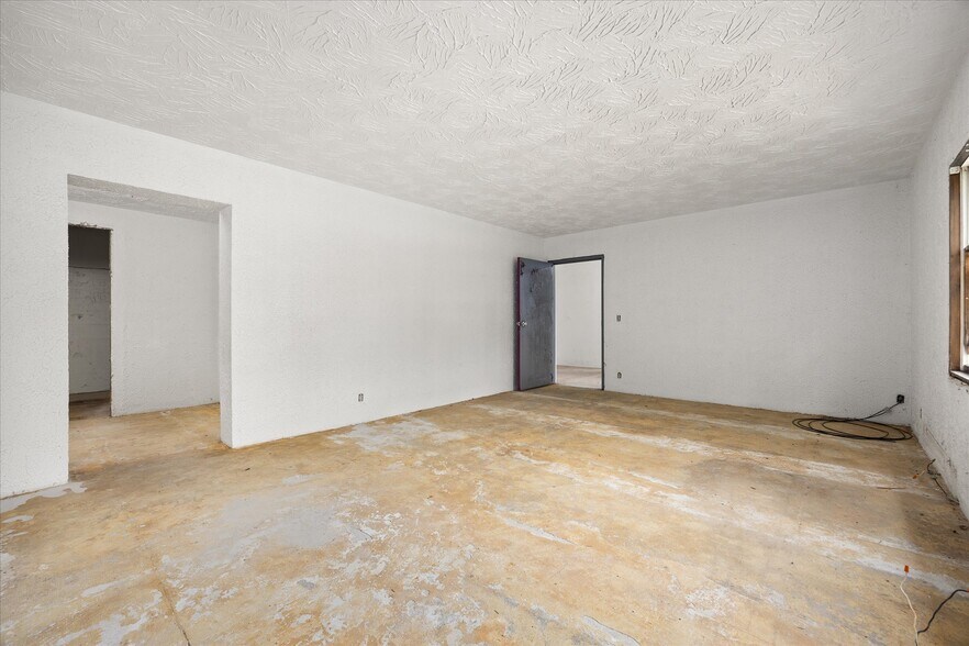 More Photos Of 170 Round House St, Braidwood Apartments For Sale