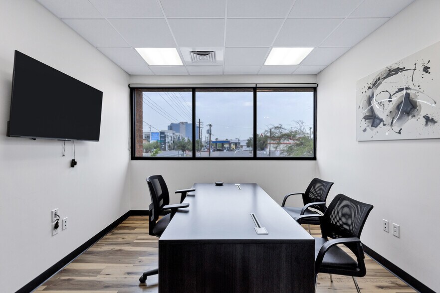 More Photos Of 2727 N 3rd St, Phoenix Office For Sale