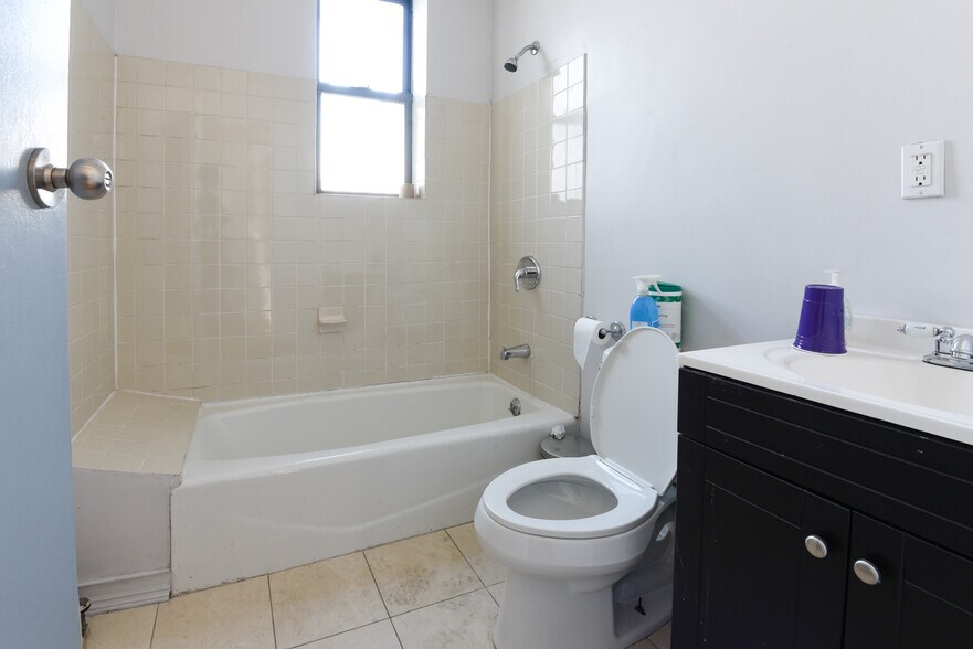 More Photos Of 361 Metropolitan Ave, Brooklyn General Retail For Lease