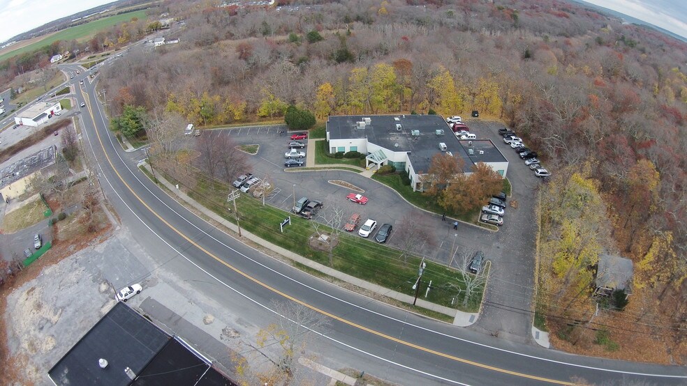 More Photos Of 1333 E Main St, Riverhead Medical For Lease