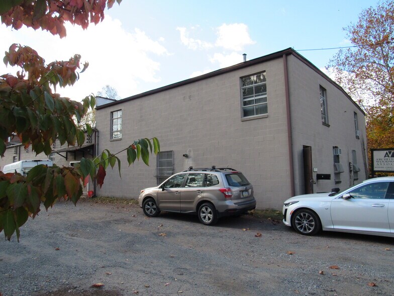 More Photos Of 4 7th St, Frenchtown Distribution For Lease