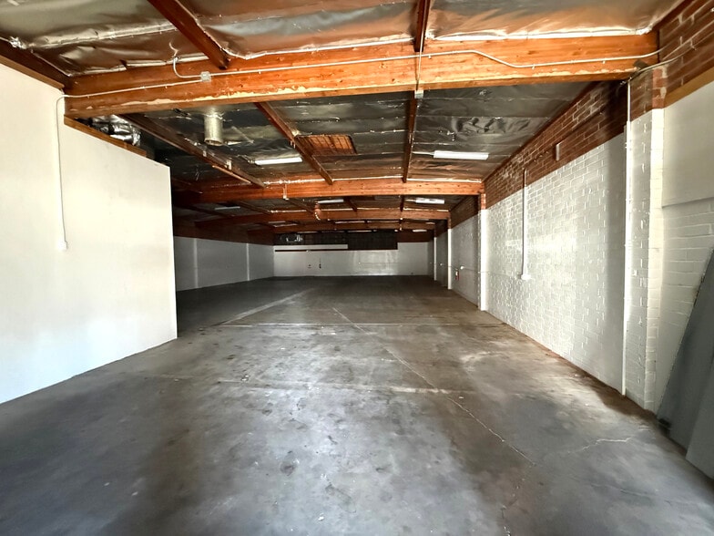 More Photos Of 1126 E 14th St, Los Angeles Warehouse For Sale
