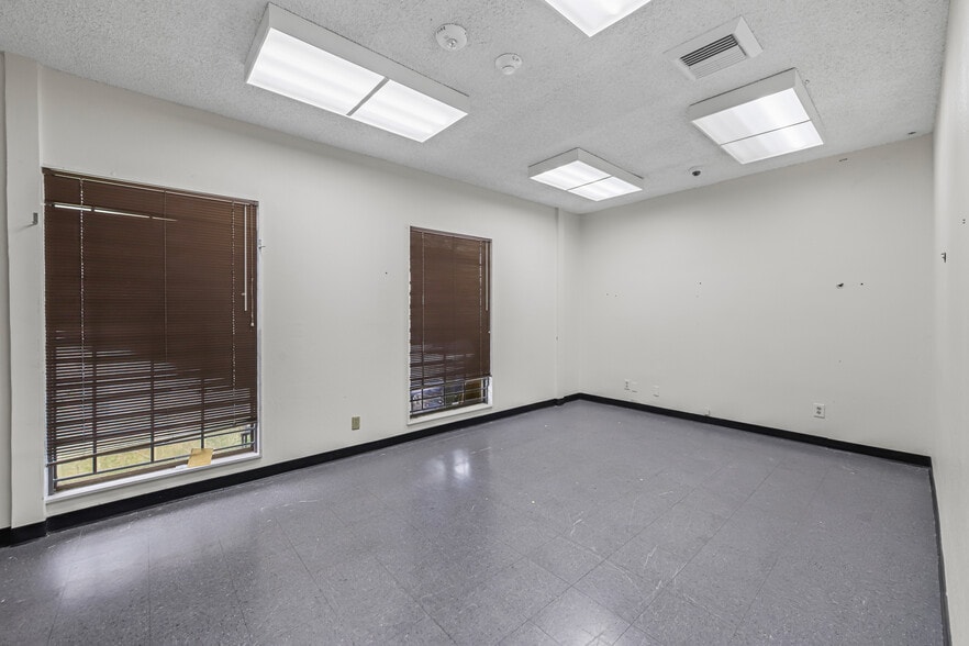More Photos Of 300 Pendleton Way, Oakland Office For Sale