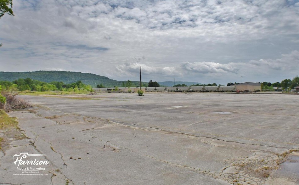 More Photos Of 13111 Memorial Pky SW, Huntsville Land For Sale